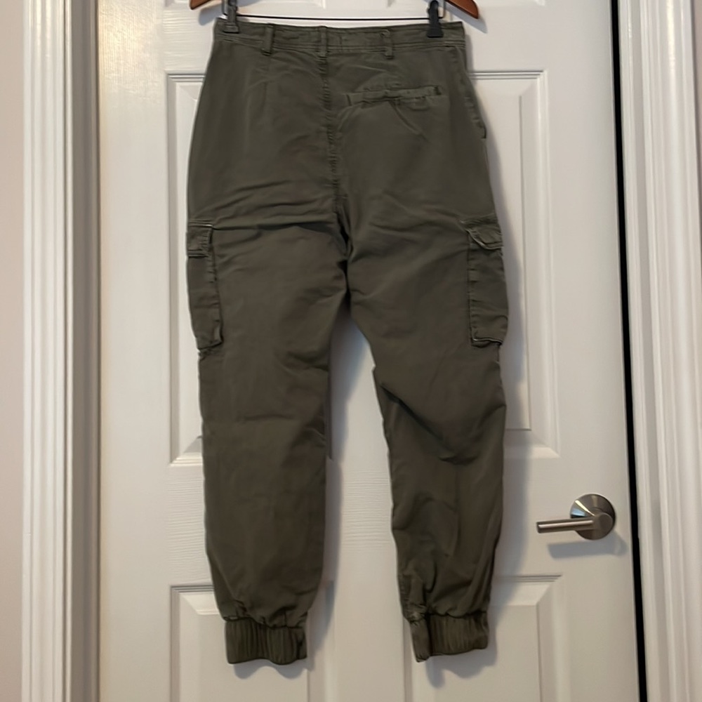 Abercrombie & Fitch cargo army green jeans. Women’s S - Picture 6 of 10